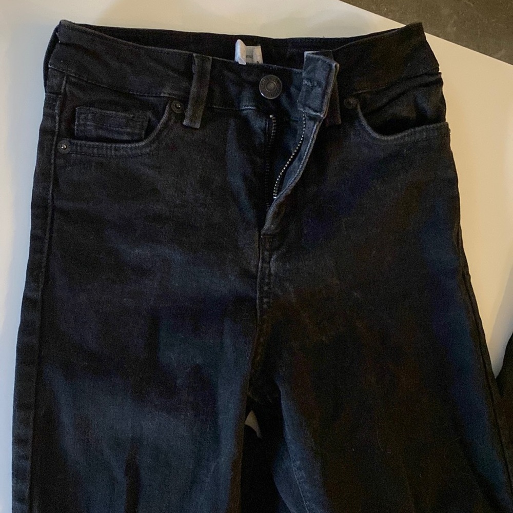 Subdued black skinny Jean